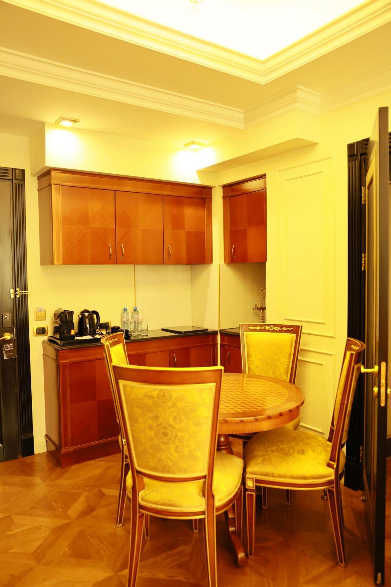 Golden Palace Hotel Єреван Екстер'єр фото